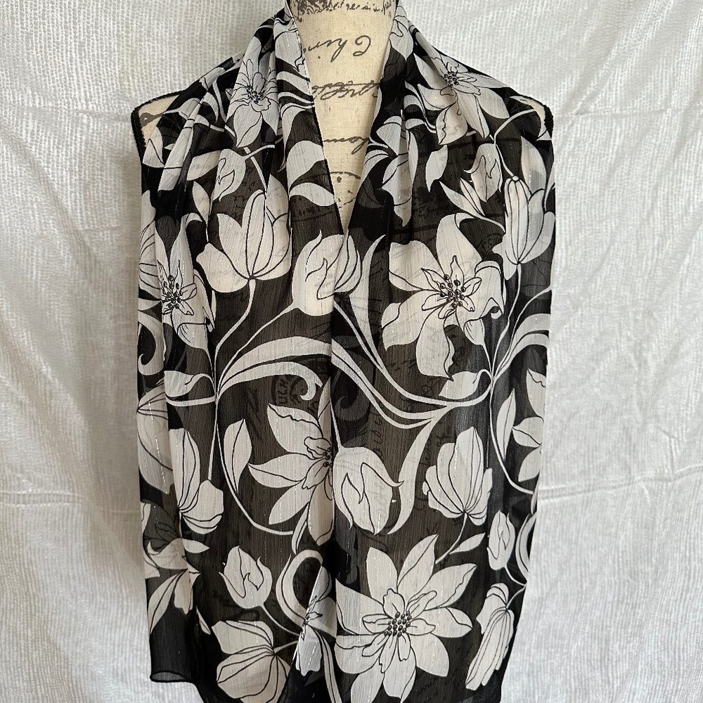 Very lovely Black and white floral scarf,